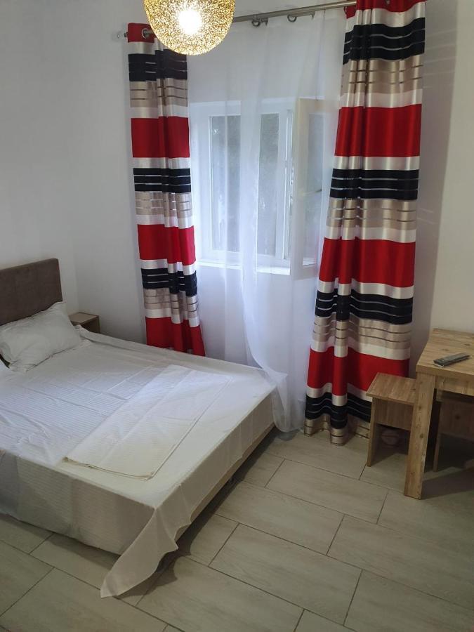 Zapp House Hotel Костинещи Екстериор снимка