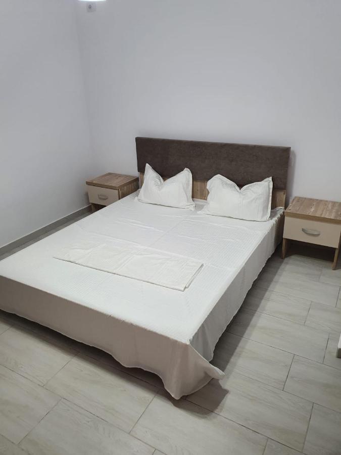 Zapp House Hotel Костинещи Екстериор снимка