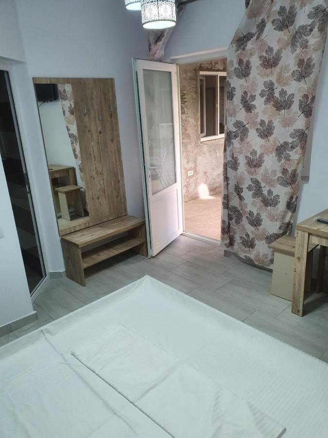 Zapp House Hotel Костинещи Екстериор снимка