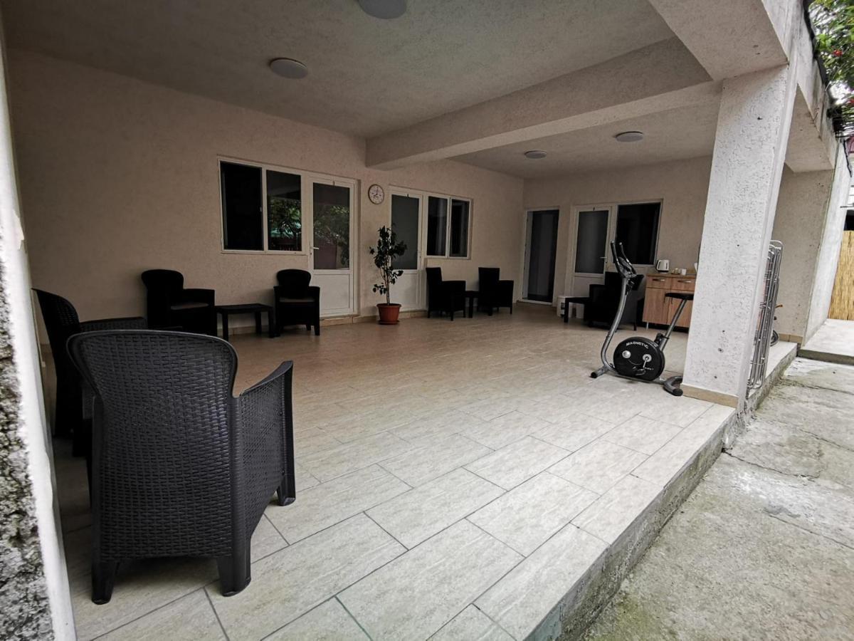 Zapp House Hotel Костинещи Екстериор снимка
