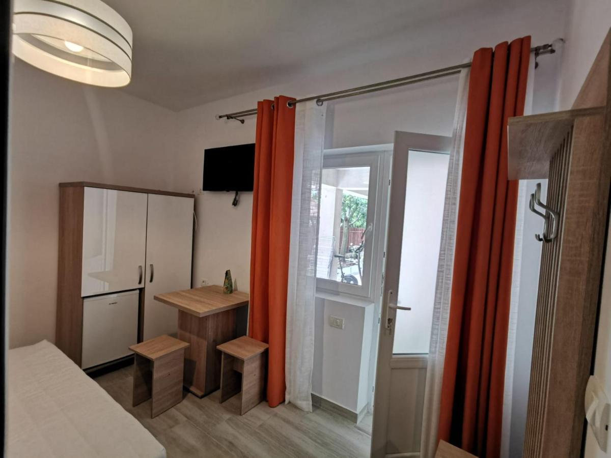 Zapp House Hotel Костинещи Екстериор снимка