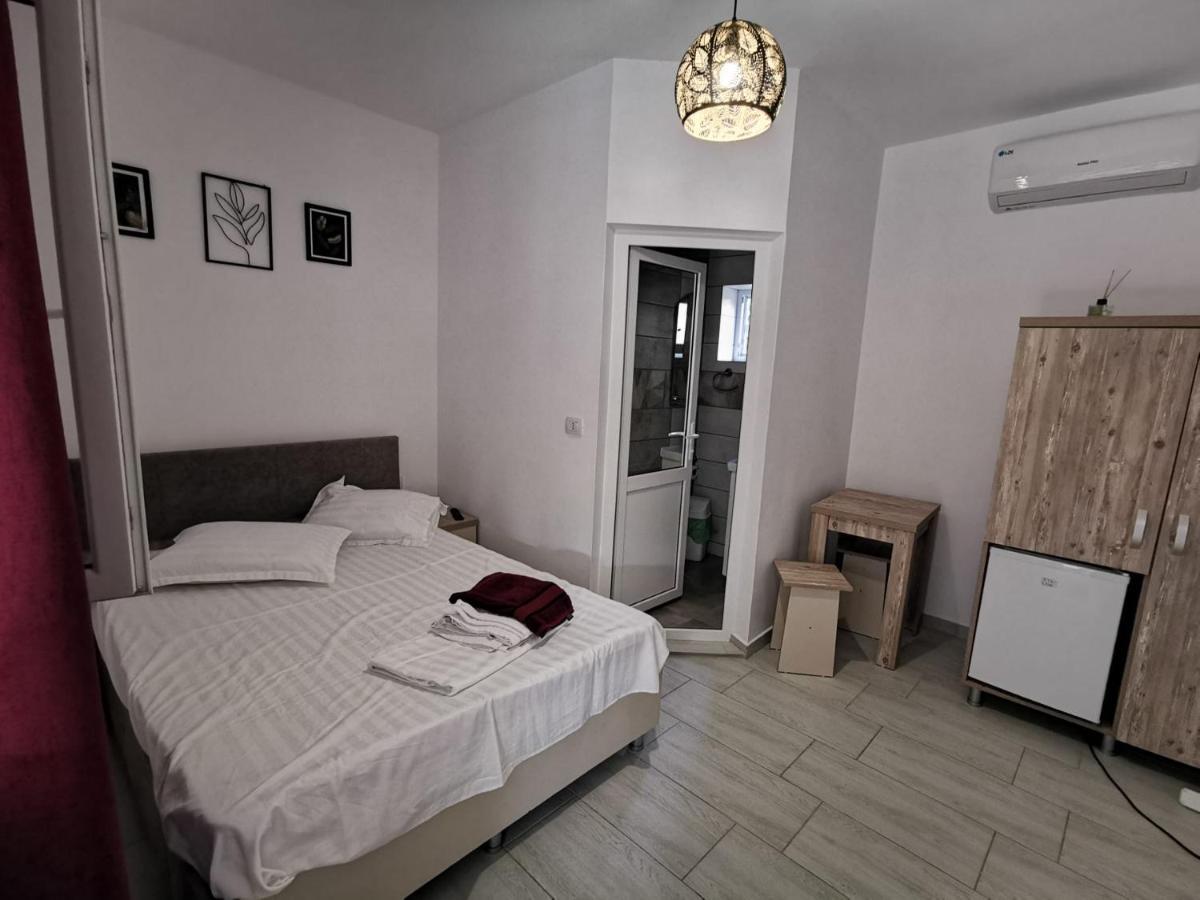 Zapp House Hotel Костинещи Екстериор снимка